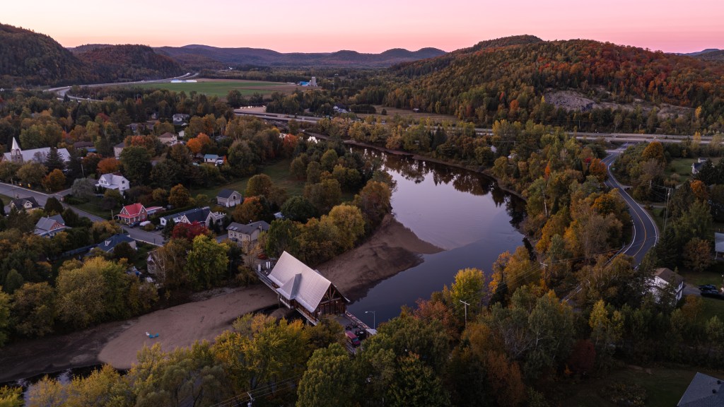 photo aérienne du Pont Couvert à La conception, Québec
